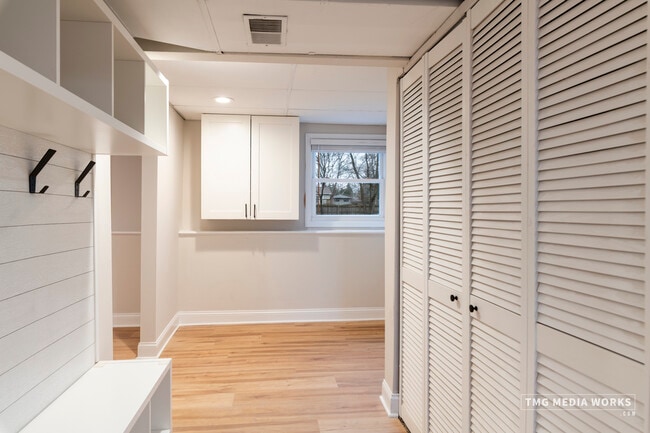 Building Photo - 24331 Davids Ct