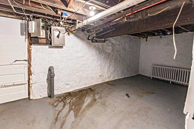 Building Photo - 3 bedroom, 1.5 bath home in The Triangle, Wilmington, DE