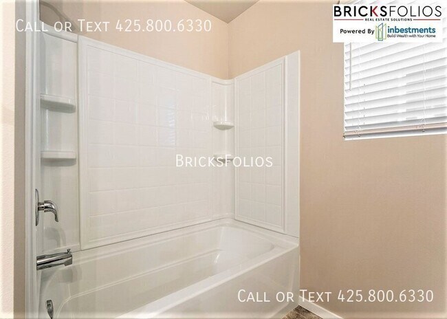 Building Photo - 18729 107th Ave Ct E