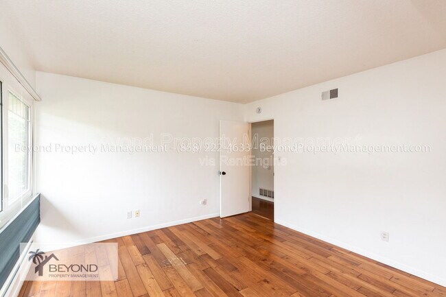 Building Photo - 6536 Avenida Manana