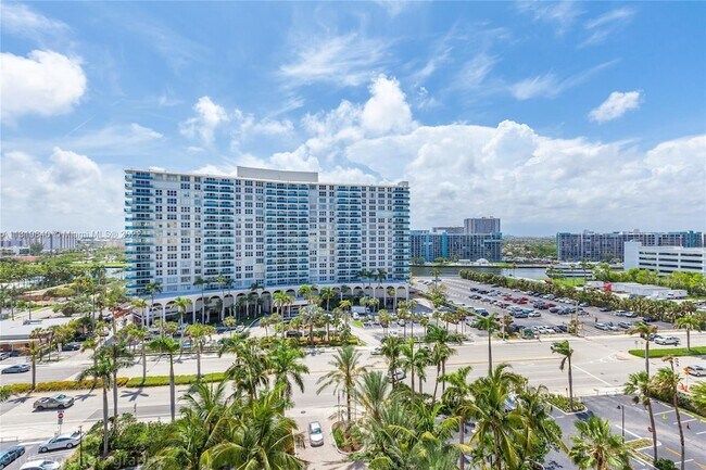 Building Photo - 3801 S Ocean Dr