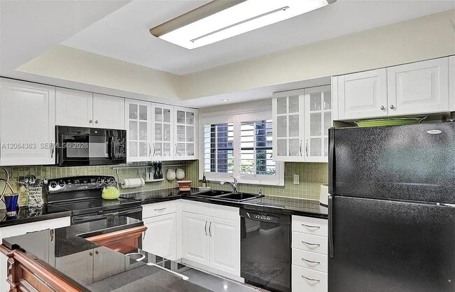 Building Photo - 6060 S Falls Cir Dr