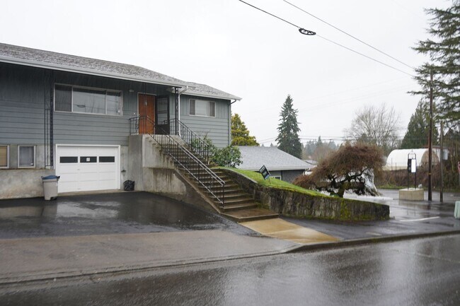 Building Photo - r3409NE59thStVancouver