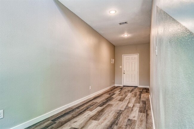 Building Photo - A Must See