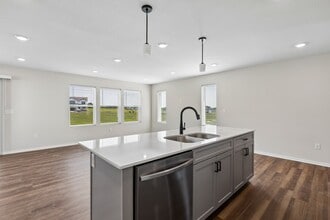 Building Photo - 1433 SE Vantage Pt Dr