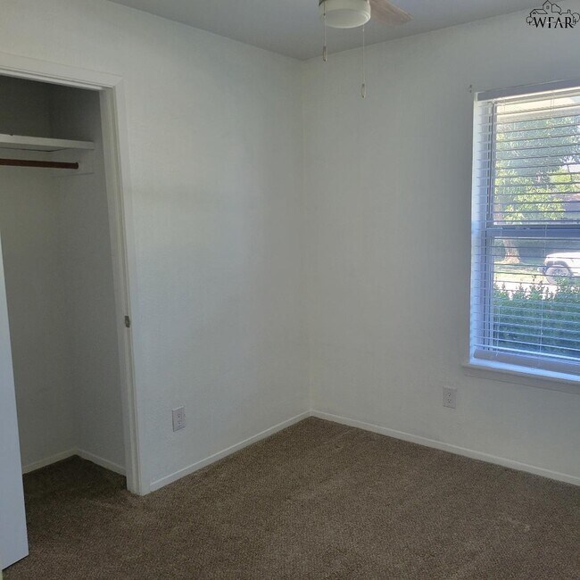 Building Photo - 1309 Harvey Dr