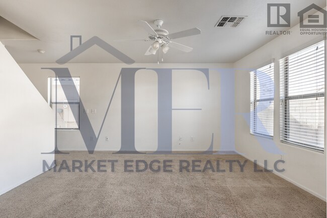 Building Photo - 3Bed/2.5Bath House at Honeycutt Ave/Hogene...