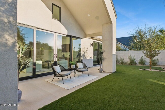 Building Photo - 6330 N 10th Dr