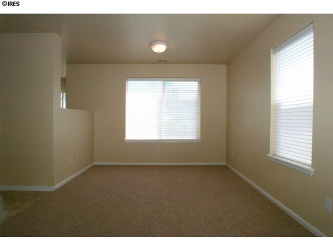 Building Photo - North Fort Collins Living with Space, Style, and Convenience