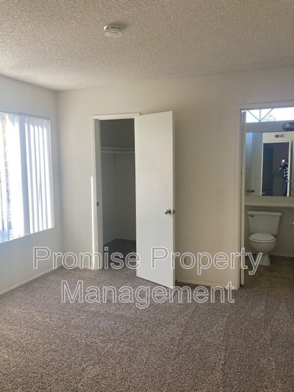 Building Photo - 1744 Calle Platico