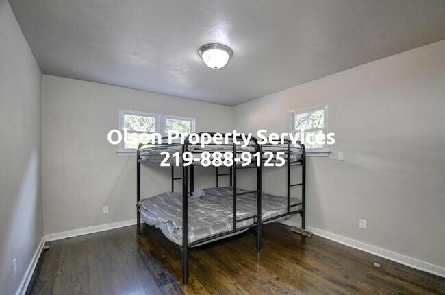 Building Photo - 6215 Glen Dr