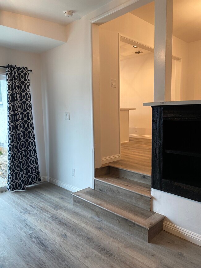Step down into den - 17423 Burbank Blvd