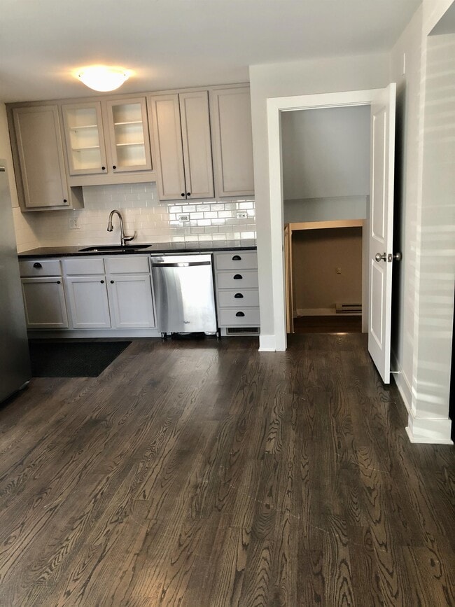 Building Photo - 4244 Gilbert Ave