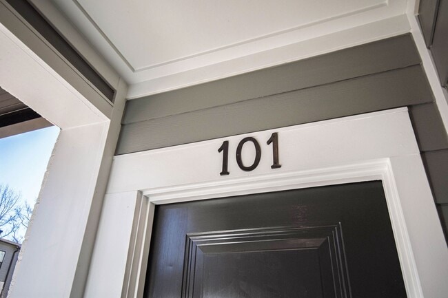 Building Photo - Cozy & Contemporary 3BR Condo in Raven Ridge, Raleigh!