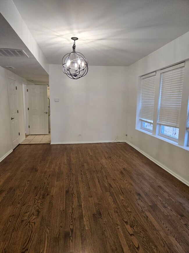 Building Photo - 6518 N Mozart St