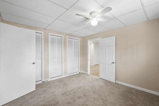 Building Photo - Gorgeous 2 bedroom in Pittsburgh available...