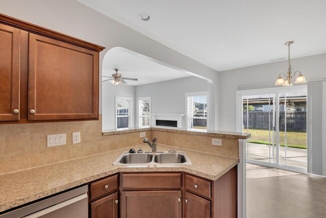 Building Photo - Beautiful home in a great neighborhood!