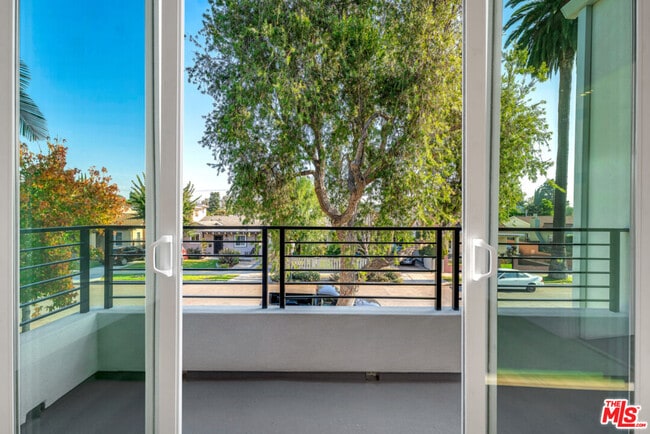 Building Photo - 3137 Curts Ave