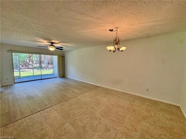 Building Photo - 661 Squire Cir