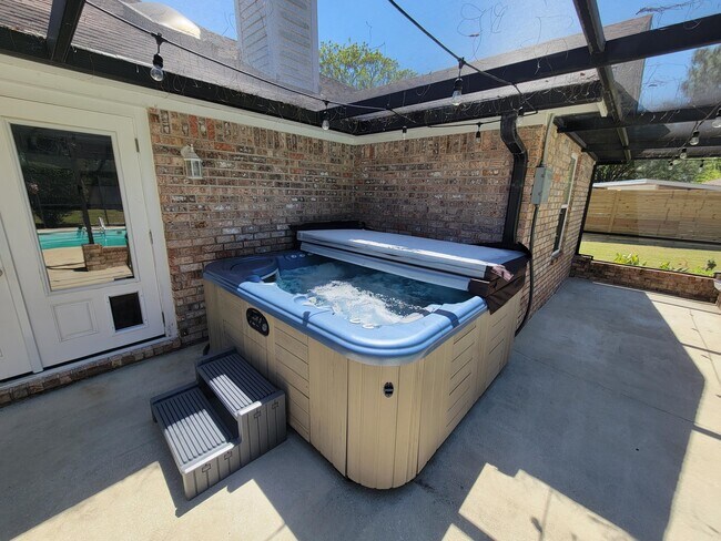 Building Photo - 3902 India Cove