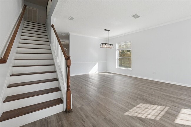 Building Photo - 140 Corral Cir