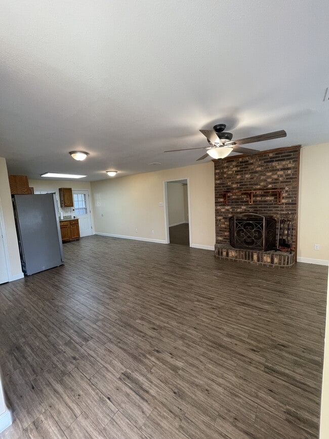 Building Photo - 4402 S Caraway Rd