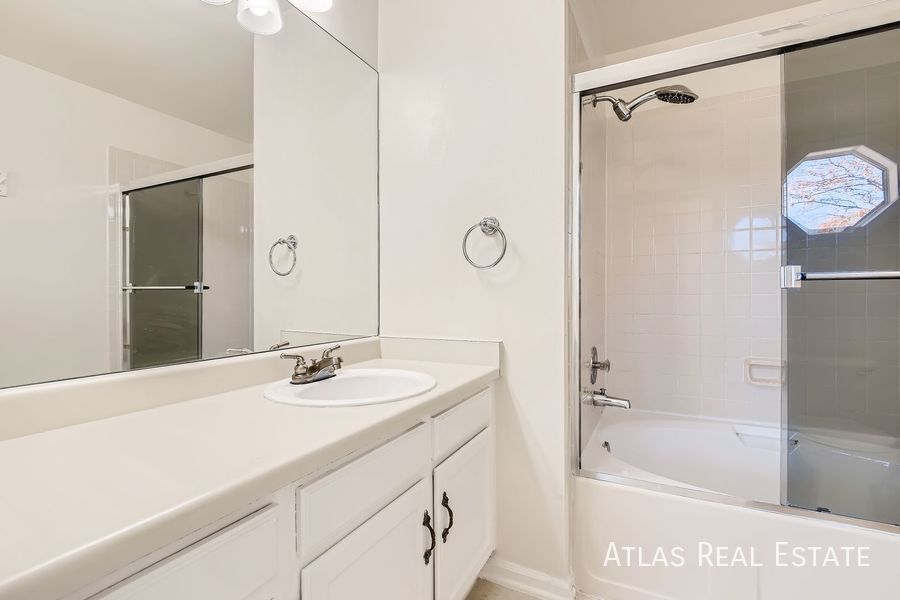 Building Photo - 8520 Salsifa Terrace