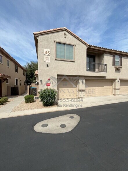 Building Photo - 1426 N 81st Dr