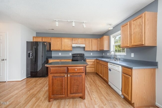 Building Photo - Build Equity While Leasing - Lease and Own...