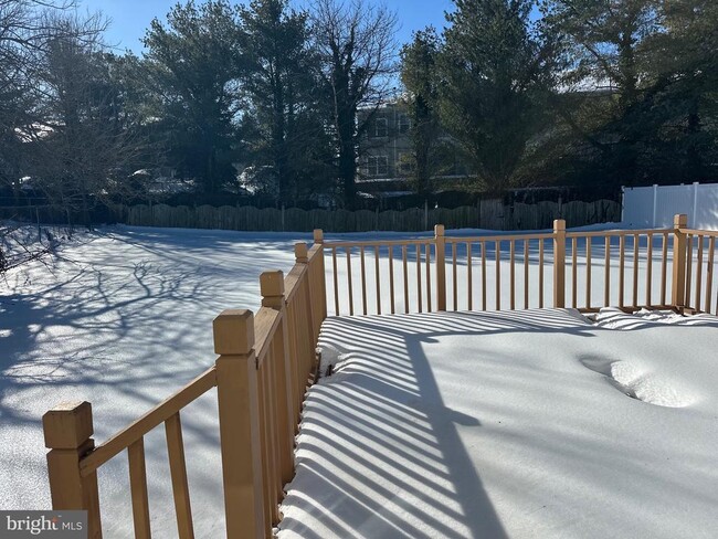 Building Photo - 2 W High Ridge Rd