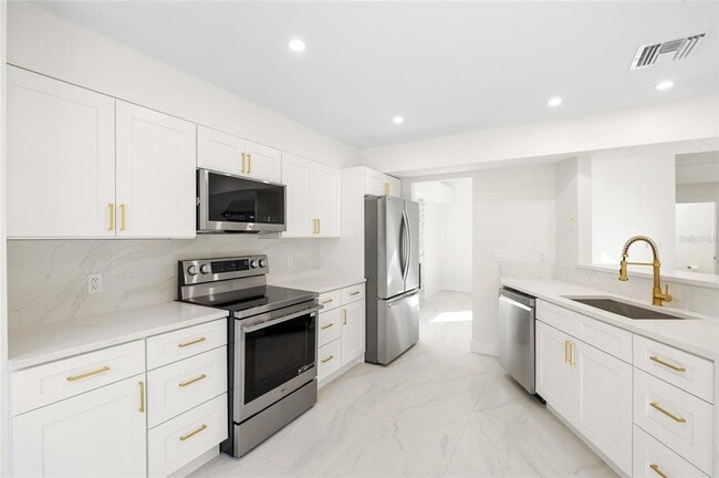 Building Photo - 1801 Laurence Ct