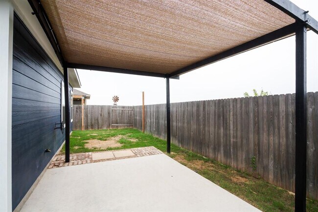 Building Photo - 208 Kellys Heroes Wy