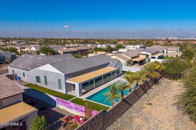 Building Photo - 9407 S 13th Way