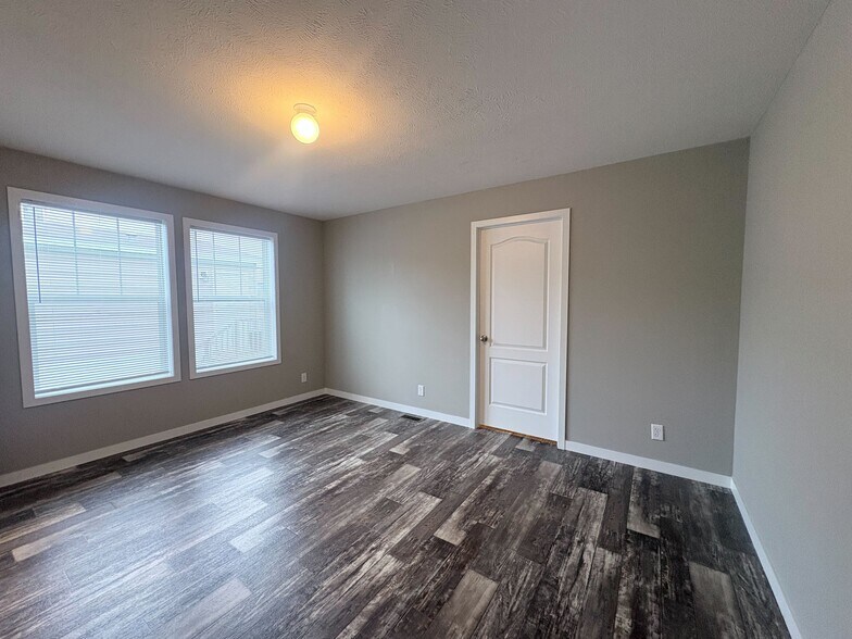 Building Photo - 10610 State Rte 762