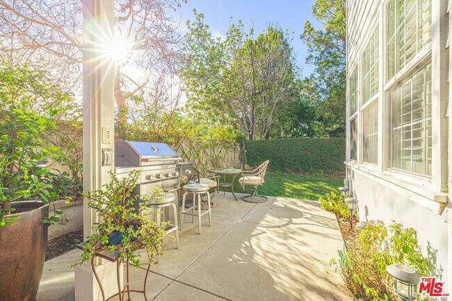 Building Photo - 23810 Bayview Ct