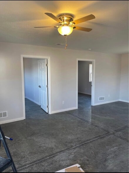 Building Photo - 149 Tracker Ln