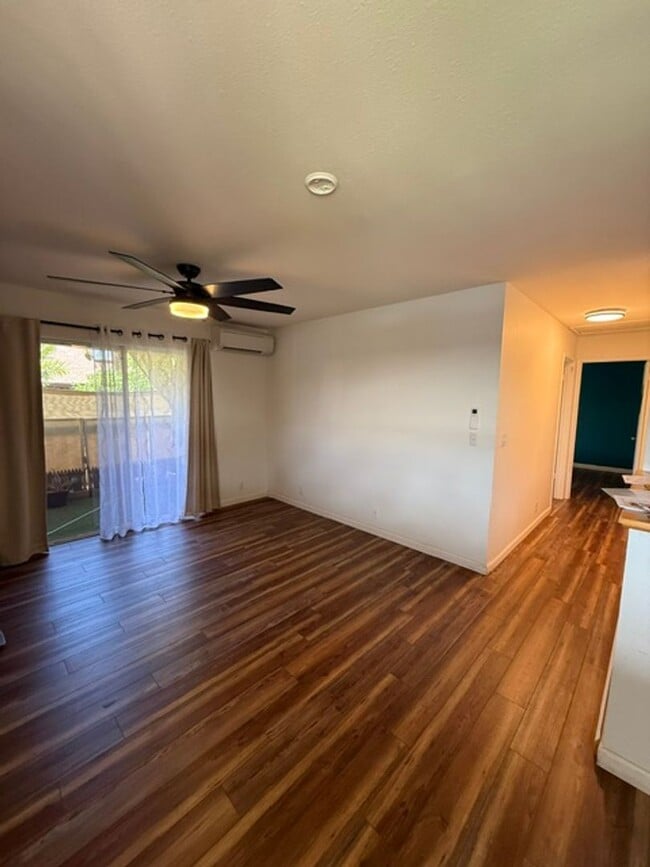 Building Photo - Avail. Now - Southpointe - 2 bed 1.5 bath partially furnished private upstairs unit with 2 parkin...