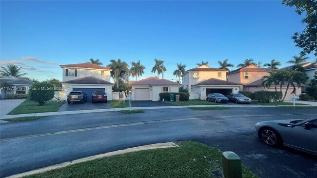 Building Photo - 6952 SW 148 Ln