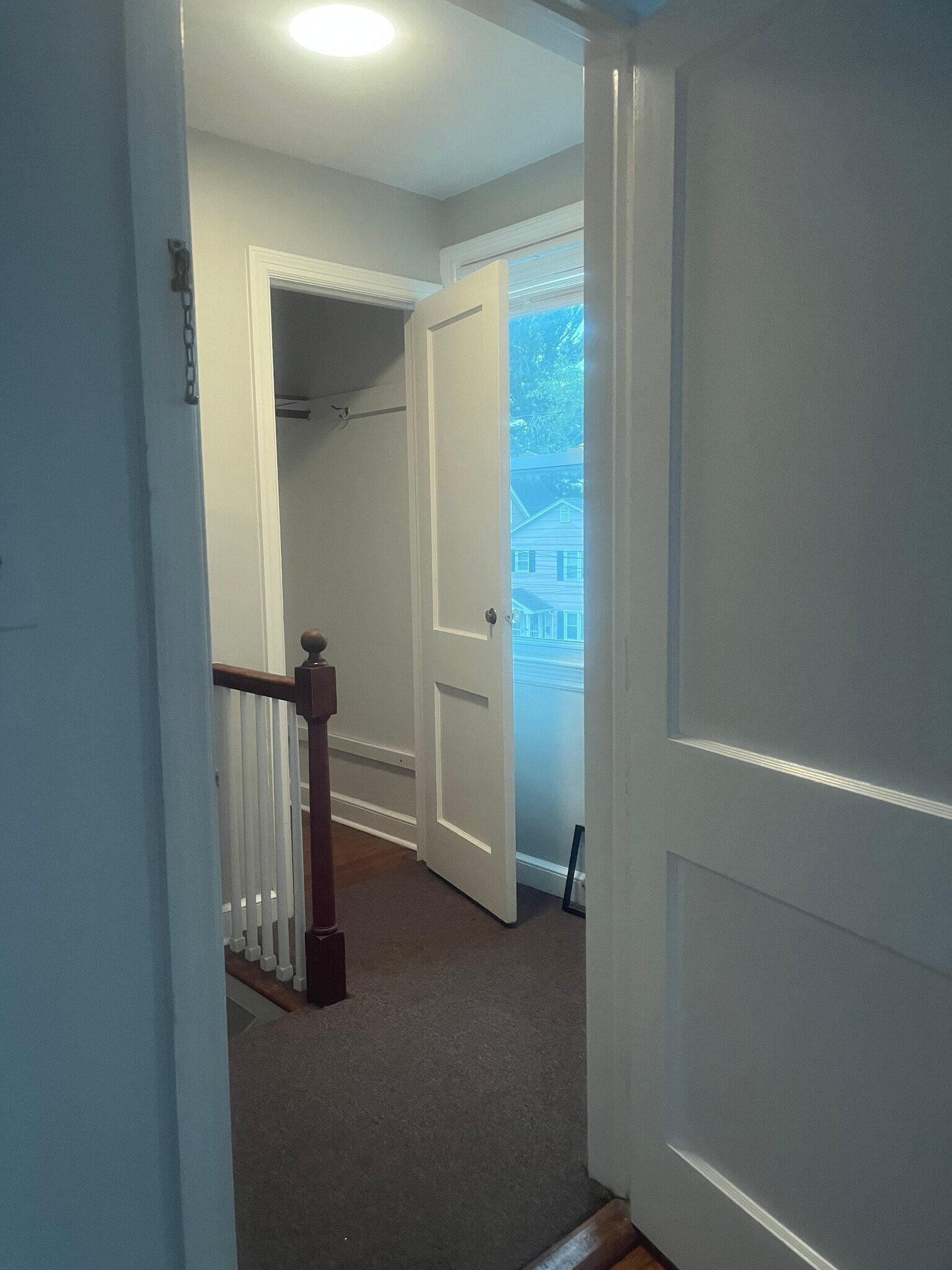 Building Photo - 136 King St