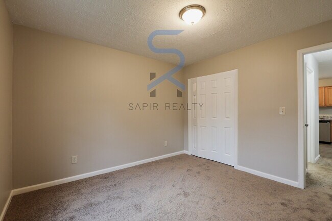 Building Photo - Move in before October 15th and get a $250...