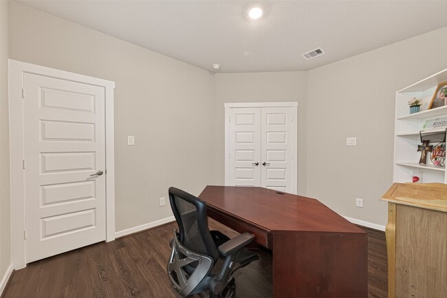 Building Photo - 28419 Hazel Trl