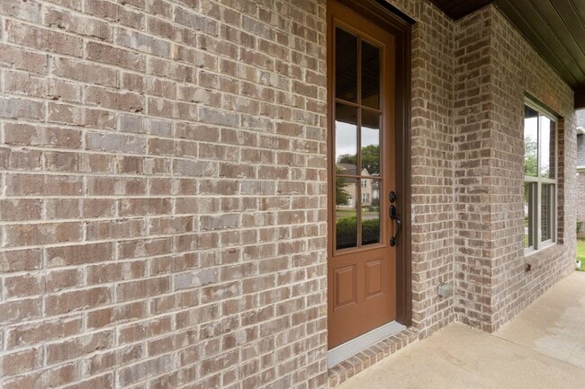 Building Photo - 4 BR Home with Bonus Loft & Spa-Inspired Primary Suite