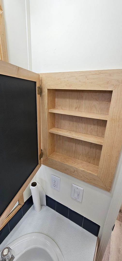 Building Photo - Fully Renovated 3Bd/2Ba Home in River Rock Fenced Yard Pet Friendly