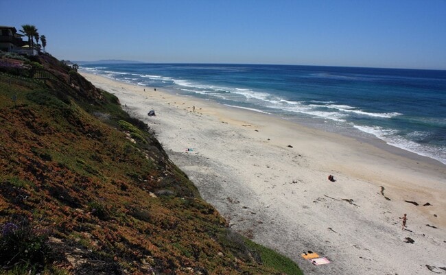 Building Photo - Charming Bungalow by the Beach in Leucadia!