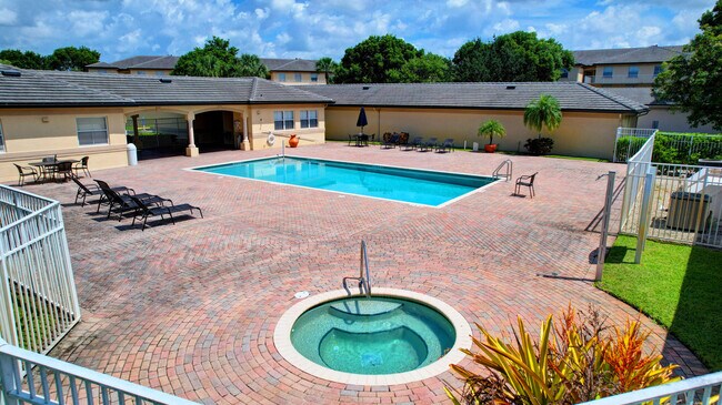 Building Photo - 2020 Greenview Shores Blvd