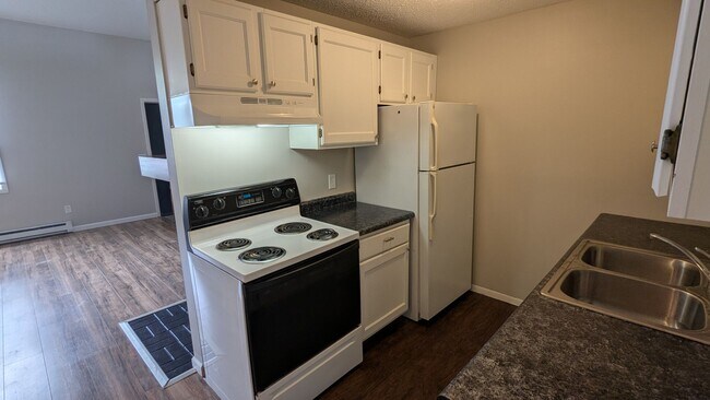 Building Photo - MN Cedar Village (847)