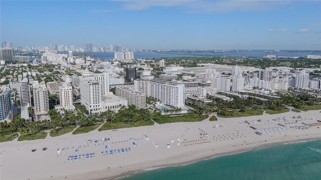 Building Photo - 100 Lincoln Rd