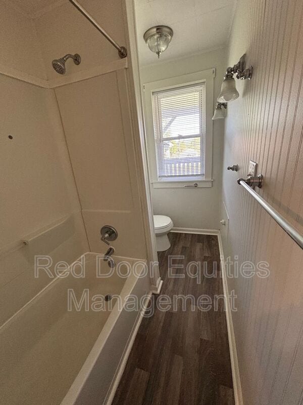 Building Photo - 403 1/2 W Wheeling St