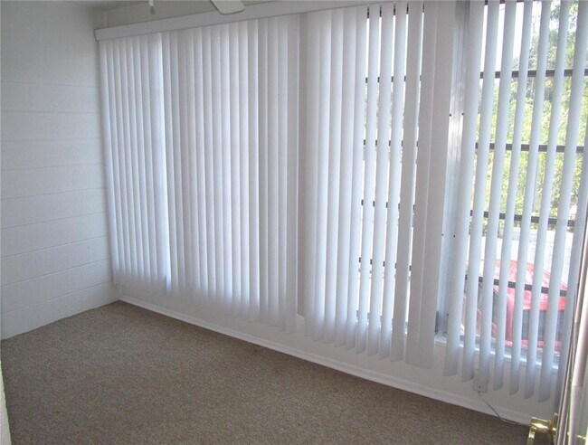 Building Photo - 5924 5th Ave N