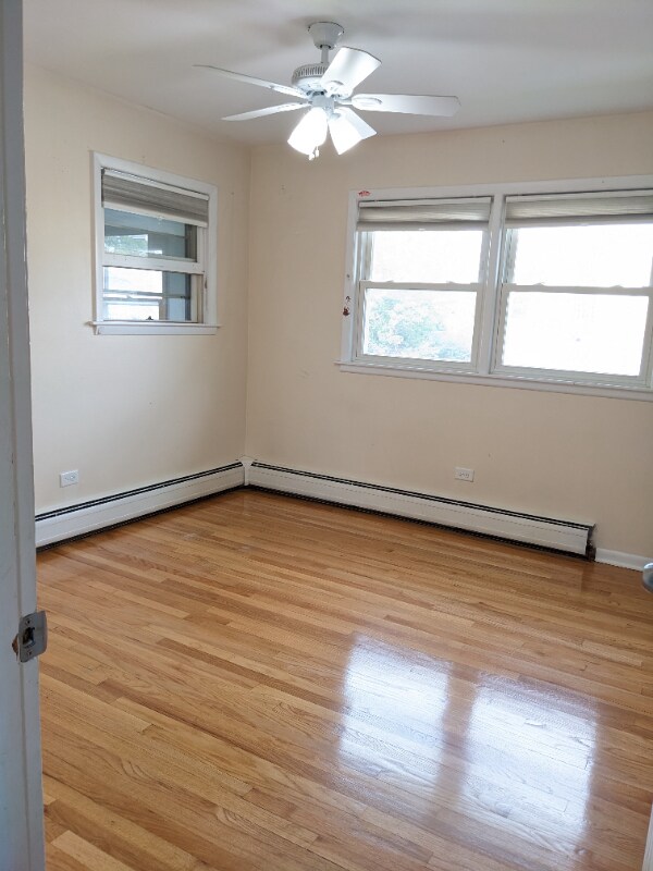 Building Photo - 16W631 56th St